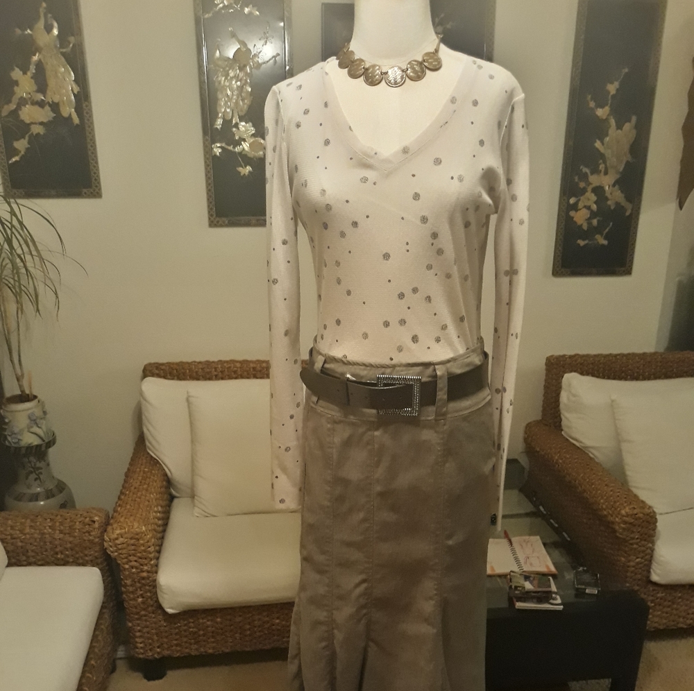 Top - Picture 2 of 4